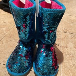 New with tags, size 2 sequins Muk luks